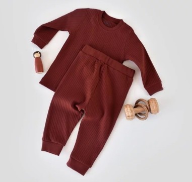 Set bluzita cu maneca lunga si pantaloni lungi din bumbac organic si 5% elastan - Caramiziu BabyCosy (Marime: 9-12 luni)