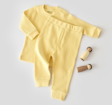 Set bluzita cu maneca lunga si pantaloni lungi din bumbac organic si 5% elastan - Galben BabyCosy (Marime: 9-12 luni)